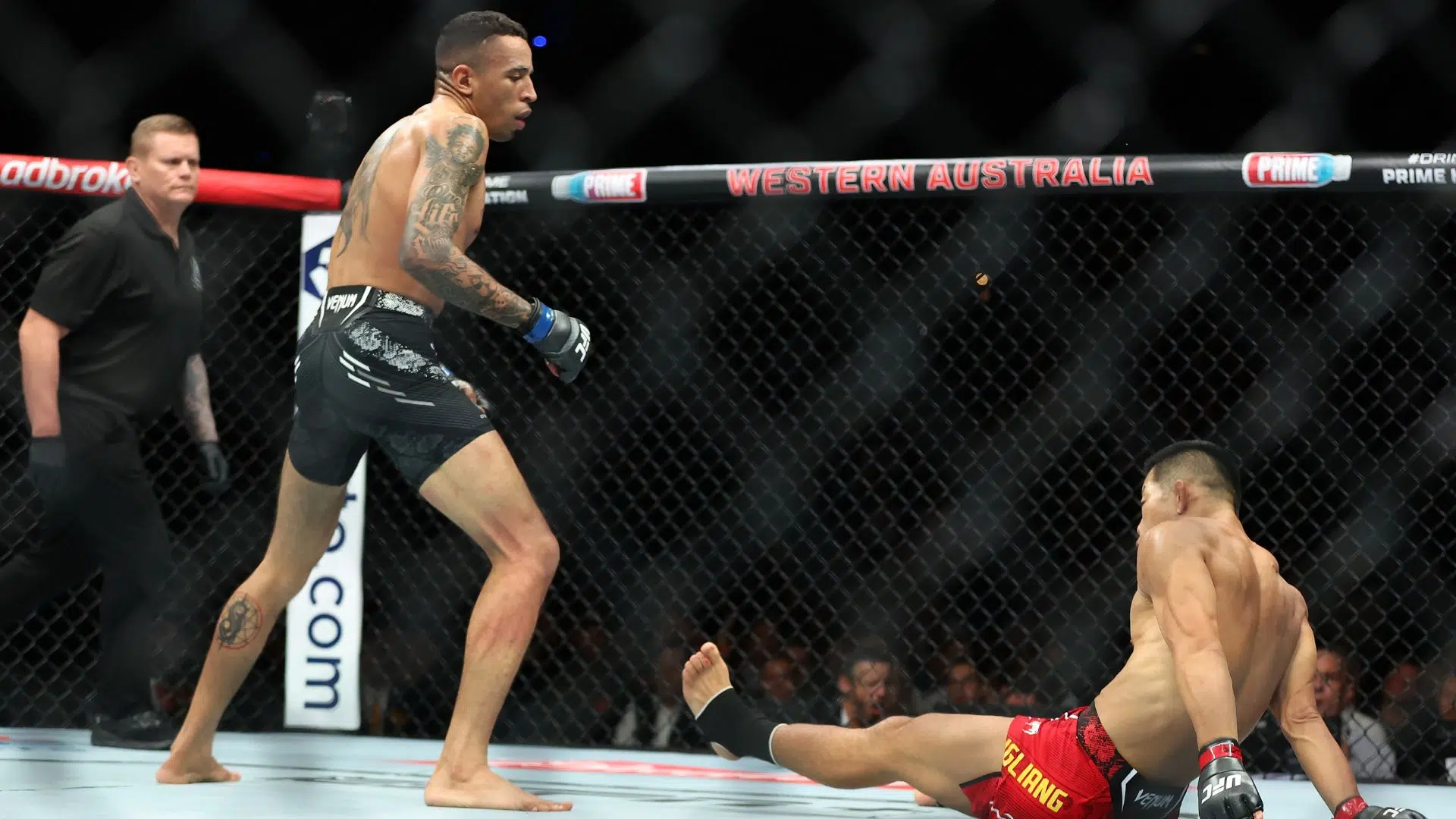 Carlos Prates venceu mais uma no UFC