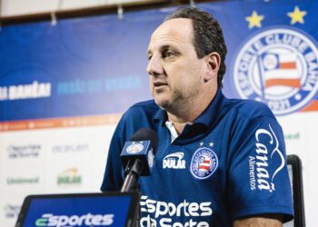 Ceni comemora triunfo do Bahia no Brasileirão