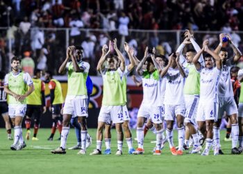 Cruzeiro empata com o Vitória no Brasileirão