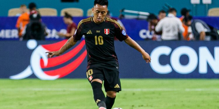 Ex-São Paulo e Santos, Cueva é demitido de clube antes de estreia (Crédito: Getty Images)