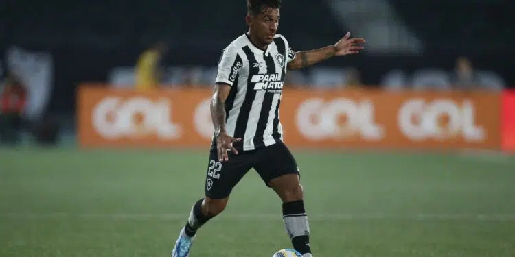 Damián Suárez em ação pelo Botafogo (Crédito: Getty Images)