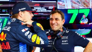Diretor da RBR compara Verstappen com lendas