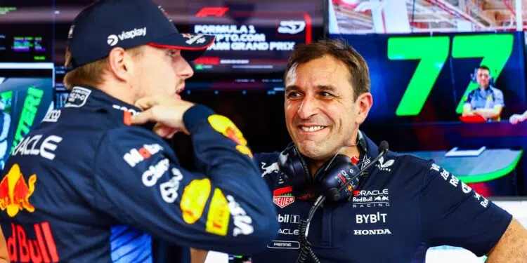 Diretor da RBR compara Verstappen com lendas