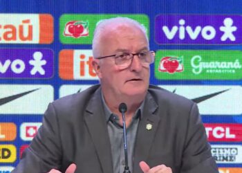 Dorival explica convocação de Estêvão