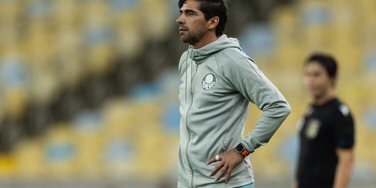 Abel Ferreira lamenta momento e admite superioridade do adversário (Crédito: Getty Images)