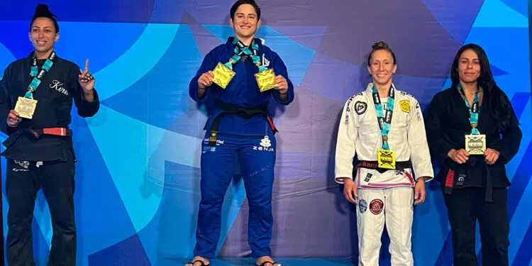 Dulce acumula diversos títulos no jiu-jitsu - Arquivo Pessoal/Dulce Rosenthal