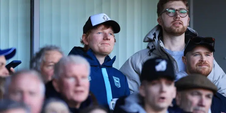 O cantor Ed Sheeran virou acionista do seu clube do coração (Crédito: Getty Images)