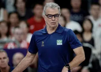 Bernardinho, técnico da seleção de vôlei (Crédito: Alexandre Loureiro/COB)