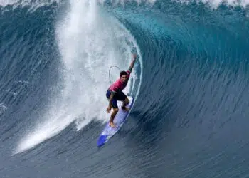 Gabriel Medina em Teahupoo (Crédito: Getty Images)