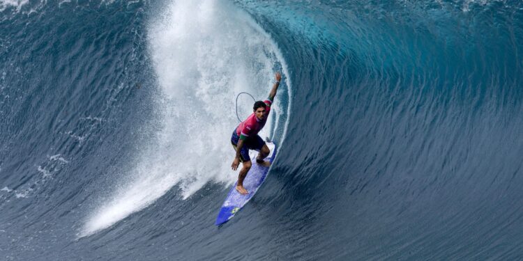 Gabriel Medina em Teahupoo (Crédito: Getty Images)
