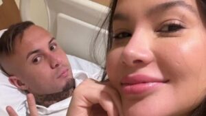 Esposa de Cebolinha posta foto de jogador no hospital