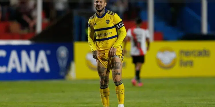 Darío Benedetto é um dos jogadores que estão na mira do Flamengo, segundo a imprensa argentina (Crédito: Getty Images)