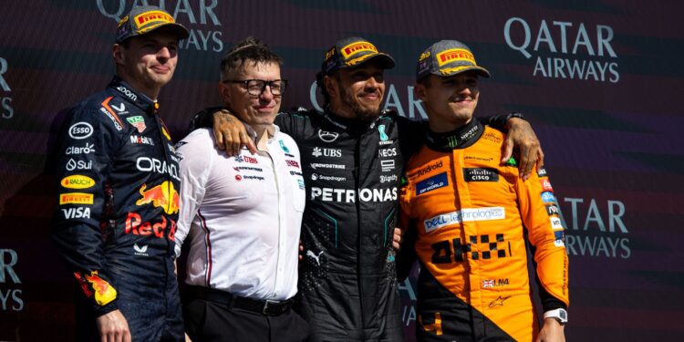 Lewis Hamilton comenta sobre disputa de título mundial entre Lando Norris e Max Verstappen (Crédito: Getty Images)