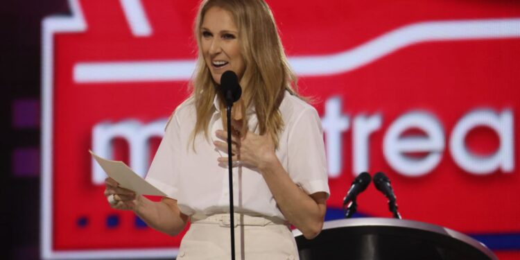 Celine Dion durante o draft da NHL (Crédito: Getty Images)