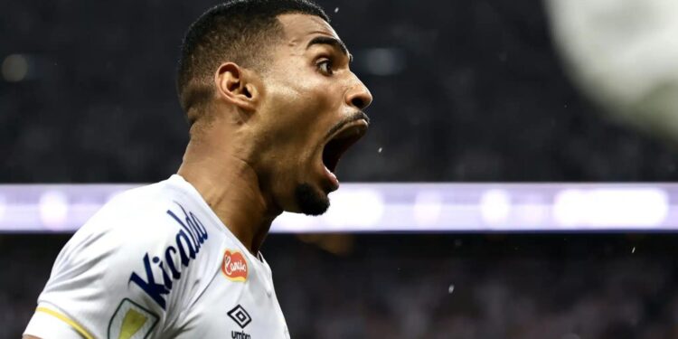 Zagueiro está afastado com uma lesão no joelho (Crédito: Icon)