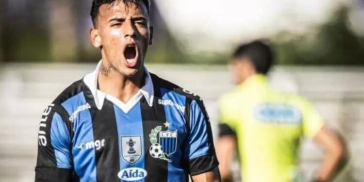 Luciano Rodriguez atuando pelo Liverpool (Crédito: Livwerpool-URU/Divulgação)