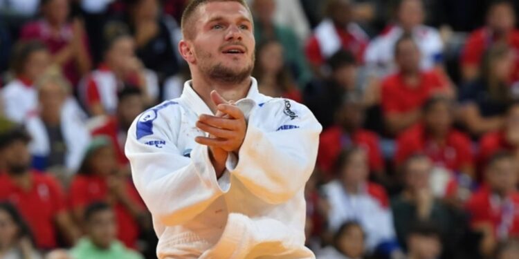 Akil Gjakova (Crédito: X/Reprodução)