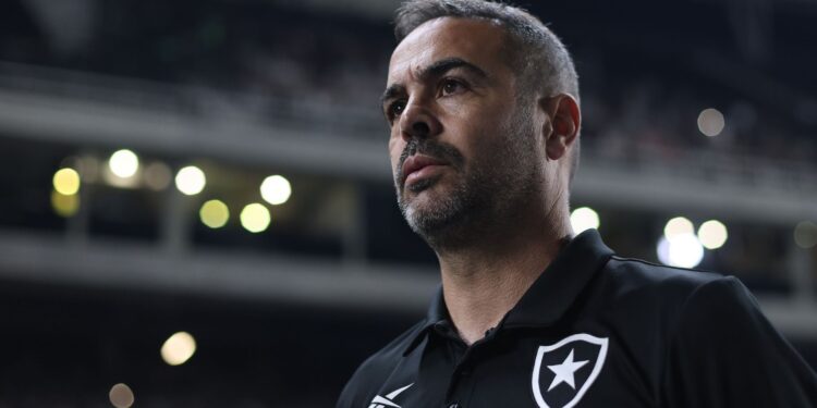 Artur Jorge comentou novo empate pela Copa do Brasil (Crédito: Getty Images)