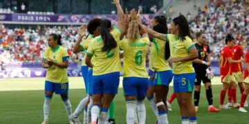 Apesar das duas derrotas, o Brasil avança às quartas no futebol feminino (Crédito: Getty Images)
