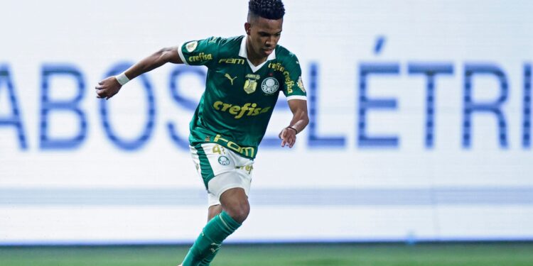 Estêvão tem lesão confirmada e preocupa para jogo contra o Flamengo (Crédito: Getty Images)