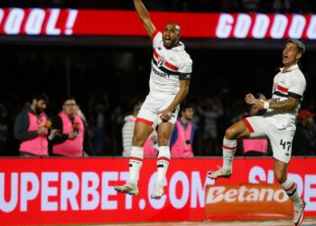 Fortaleza e São Paulo pelo Brasileirão (Crédito: Flickr São Paulo / Rubens Chiri e Paulo Pinto)