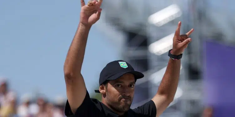 Kelvin Hoefler encaminhou vaga na final do skate street (Crédito: Getty Images)
