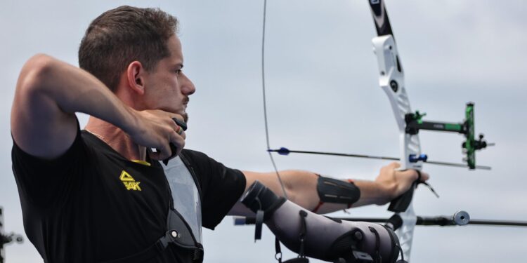 Marcus D’Almeida faz sua melhor marca olímpica na qualificatória (Crédito: Miriam Jeske / COB)