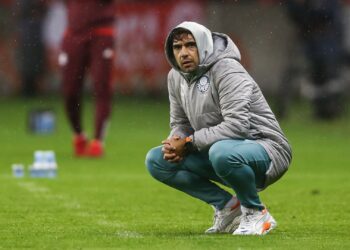 Abel Ferreira lamenta momento do Palmeiras (Crédito: Getty Images)
