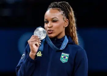 Ginasta pode se tornar a maior medalhista da história do país (Crédito: Wander Roberto/COB)