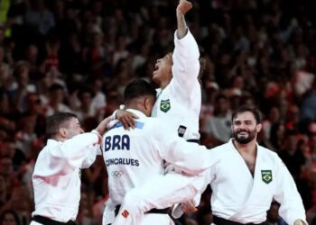 Depois de polêmica, Rafaela Silva volta à glória olímpica (Crédito: Miriam Jeske/COB)