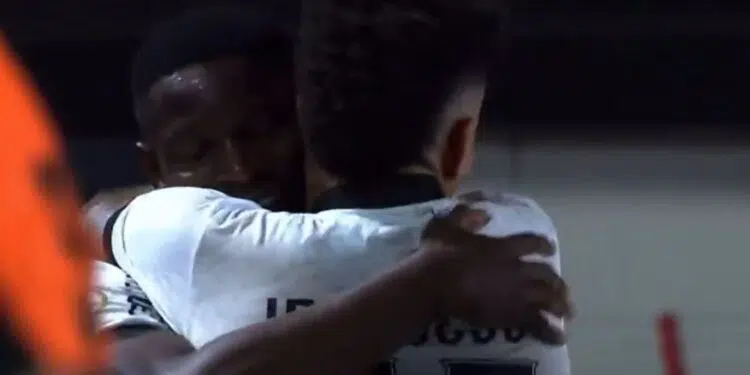 Luiz Henrique converte segundo pênalti (Crédito: Premiere/Reprodução)