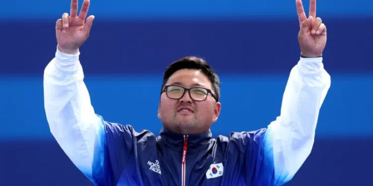 É o terceiro ouro do atleta em Paris (Crédito: Getty Images)