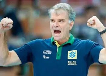 Pela primeira vez, o treinador não subiu ao pódio nos Jogos (Crédito: FIVB/Divulgação)