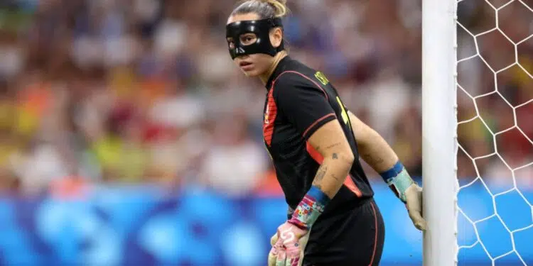 Cata Coll falhou no primeiro gol (Crédito: Getty Images)