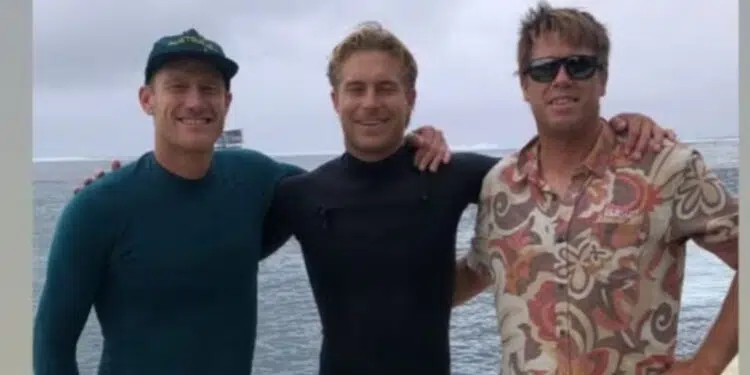 Surfista australiano que compete em Paris tem foto com juiz divulgada (Crédito: Reprodução)