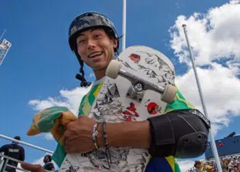 Augusto Akio é bronze no skate park (Crédito: Getty Images)