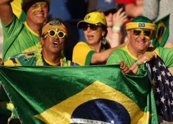 Torcida brasileira queria a medalha de ouro no futebol feminino (Crédito: Getty Images)
