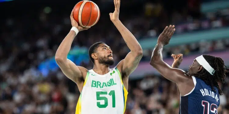 Apesar da eliminação, Bruno Caboclo é elogiado por astros da NBA (Crédito: Getty Images)