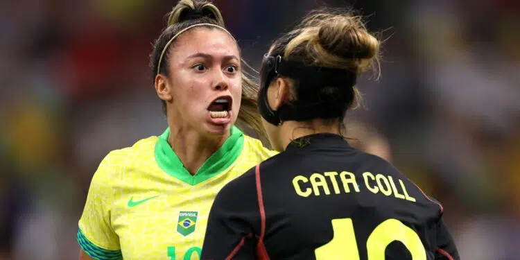 Torcedores reagem a gol contra bizarro da Espanha na Olimpíada (Crédito: Getty Images)