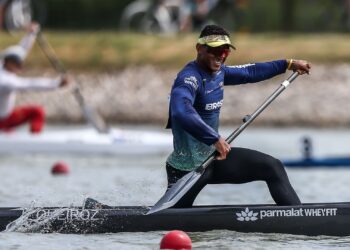 Isaquias Queiroz vai à semifinal do C1 1000m em Paris (Crédito: Getty Images)