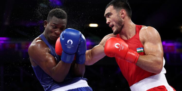 Em decisão unânime, Keno Marley foi superado por Lazizbek Mullojonov nesta quinta-feira (Crédito: Getty Images)