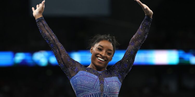 Biles brilha e conquista o ouro no individual geral; Rebeca leva a prata (Crédito: Getty Images)