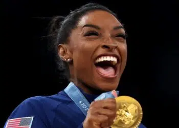 Rebeca Andrade ficou a apenas 1.199 pontos de Simone Biles na ginástica individual (Crédito: Getty Images)