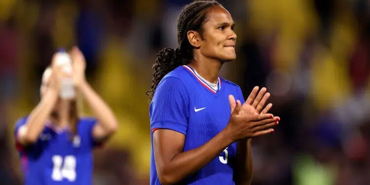 Zagueira da França desabafa após eliminação (Crédito: Getty Images)