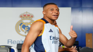 Mbappé é defendido por Ancelotti após críticas a seu desempenho