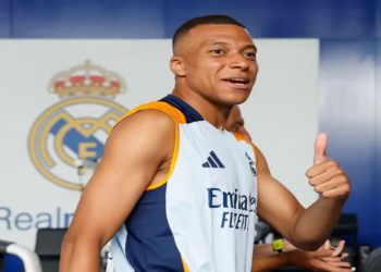 Mbappé é defendido por Ancelotti após críticas a seu desempenho