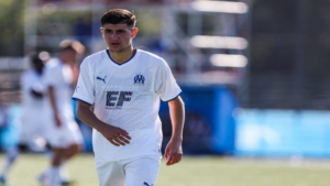 Marselha pune jogador por parabenizar colega? Entenda tudo