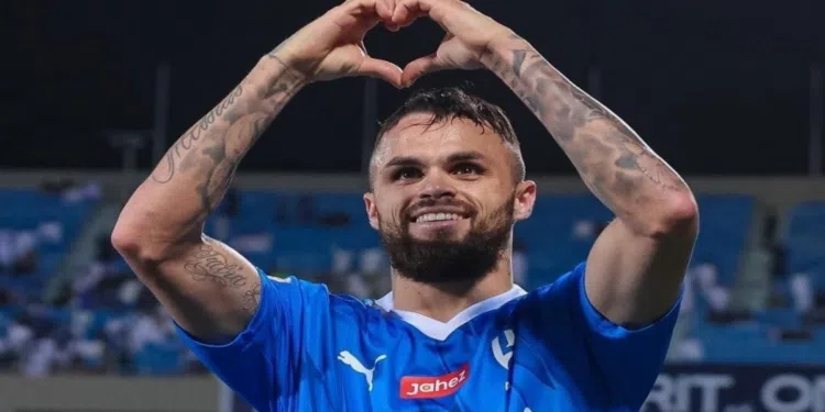 Michael pode ter anunciado sua saída do Al-Hilal com um post (Foto: Reprodução)