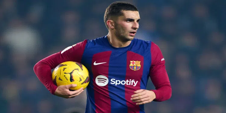 Barcelona pode vender atacante para clube da Premier League