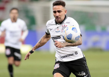 Gustavo Mosquito perto de fechar com o Vitória após polêmicas